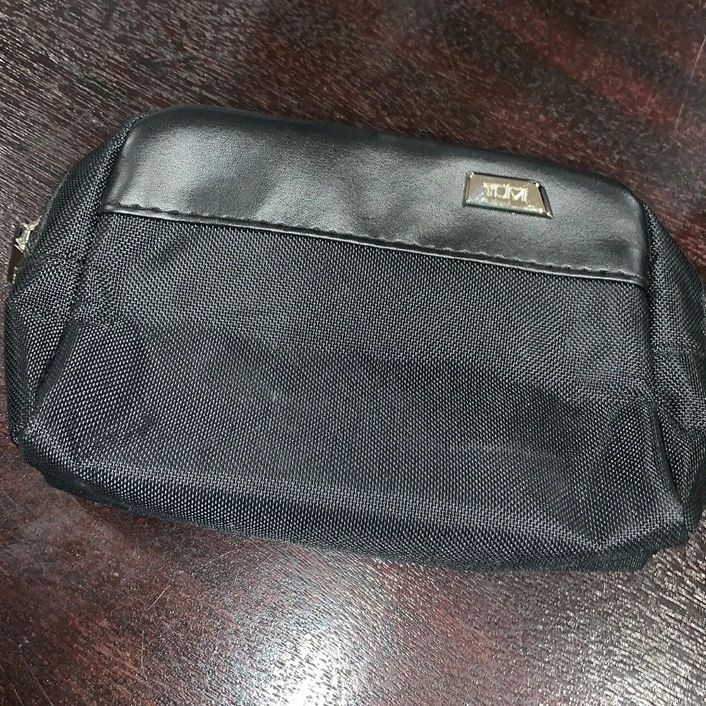 EUC TUMI toiletry bag black